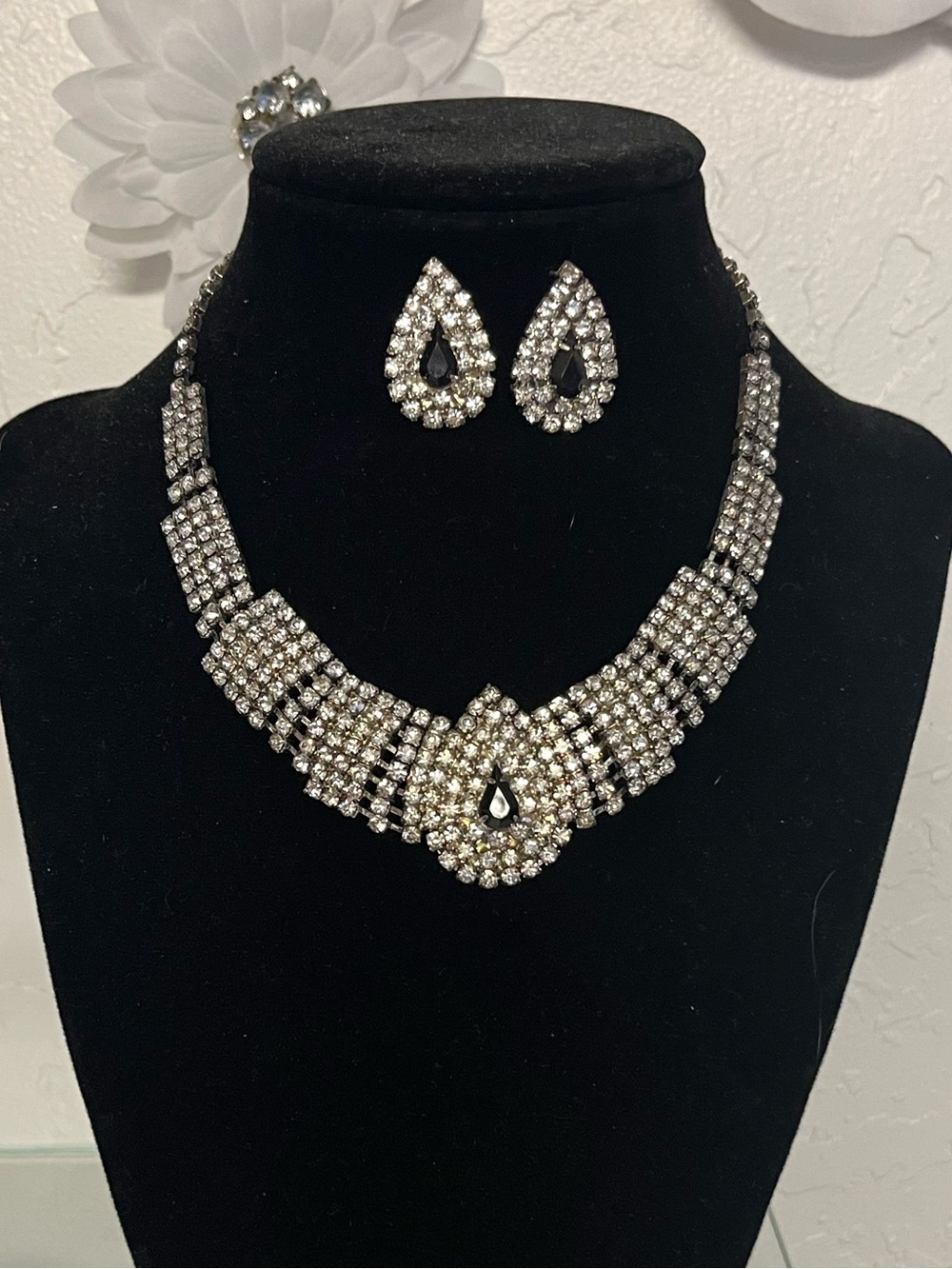 Rhinestone Teardrop Necklace and Earring Set - Silver Tone